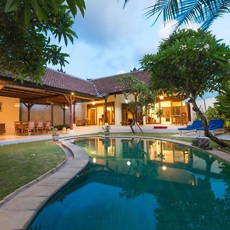 Bali Royal Heritage Villa 塞米亚克 外观 照片